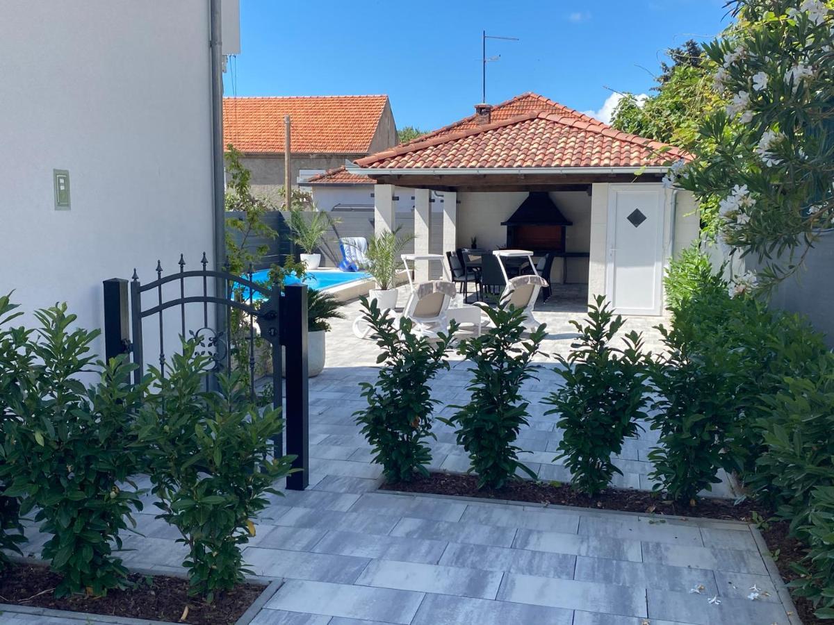 Breitling Apartments With Pool Biograd Na Moru Exteriör bild